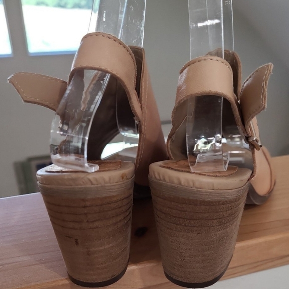 Sophia Milano womens size 7.5  Tan Leather Sling back Sandal made I. ITALY - Picture 8 of 11